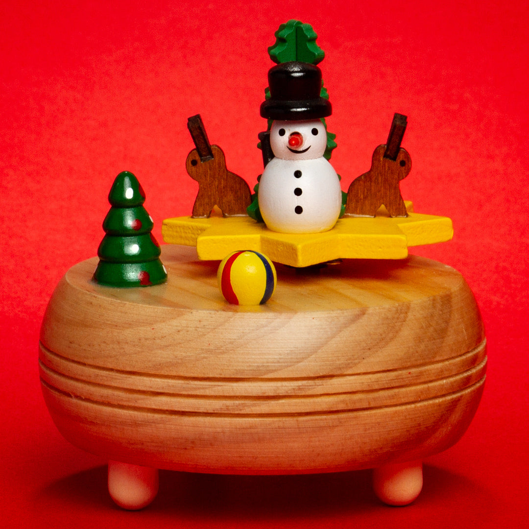 SIKORA SD06 kleine Spieldose Spieluhr für Weihnachten aus Holz mit Figuren Musik O Tannenbaum