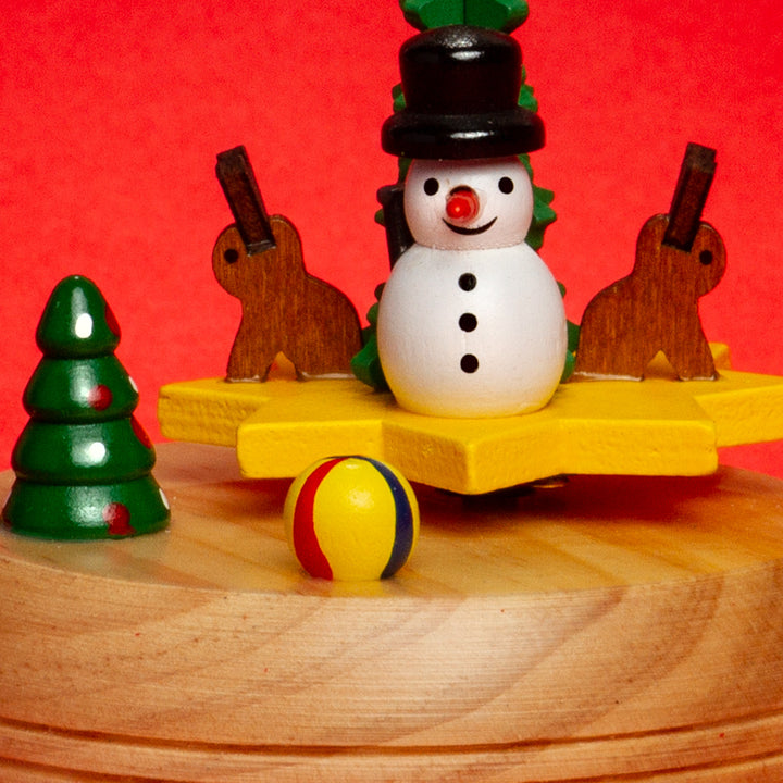 SIKORA SD06 kleine Spieldose Spieluhr für Weihnachten aus Holz mit Figuren Musik O Tannenbaum